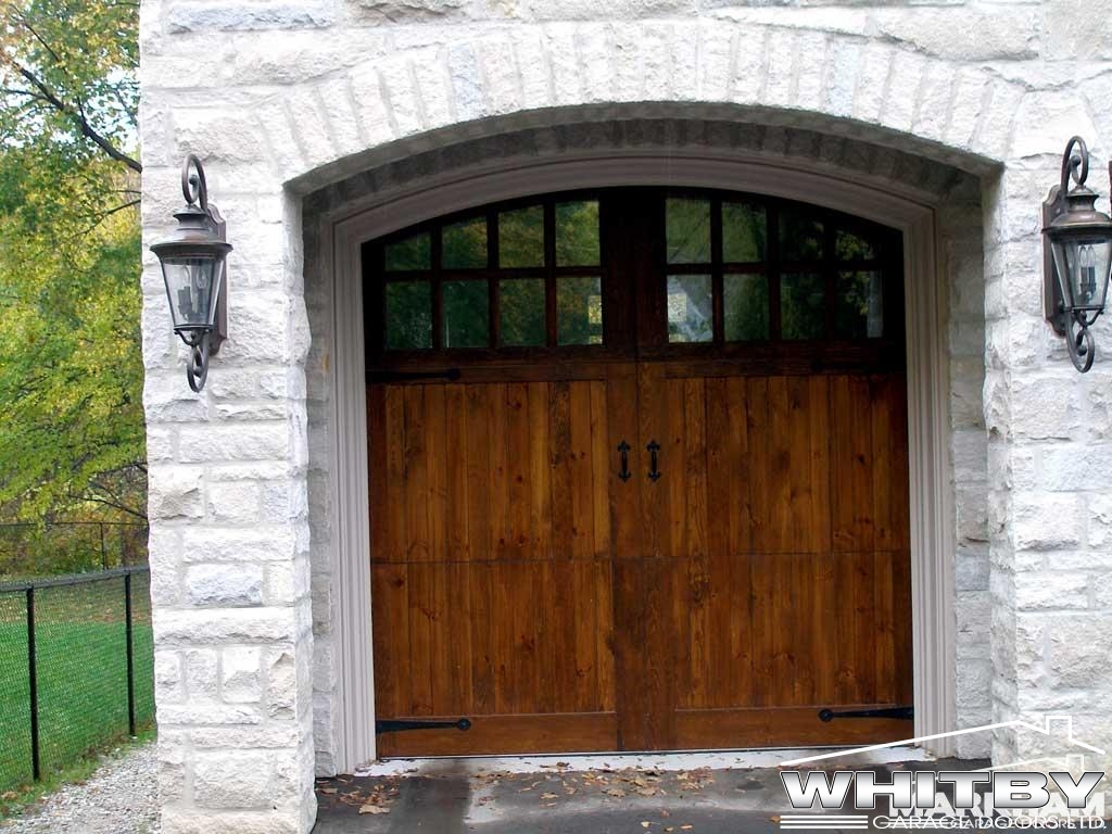 027-Coach-House-Knotty-Wood-Door